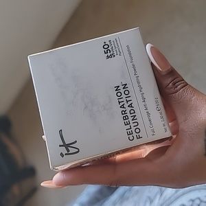 It cosmetics Celebration Powder Foundation Full Coverage with 50+ SPF